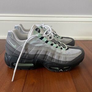 Nike Air Max 95 'Fresh Mint' - Size 7